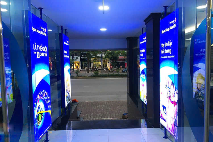bảng hiệu hộp đèn bạt không gân bảng hiệu hộp đèn bạt không gân