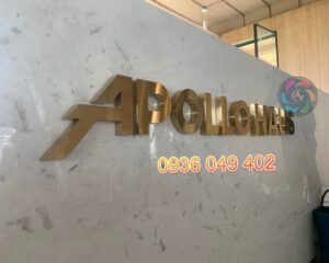 thi công logo inox vàng xước