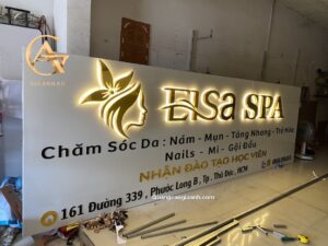 Thi công biển hiệu spa tại Dĩ An với thiết kế hiện đại, giúp nâng cao nhận diện thương hiệu.